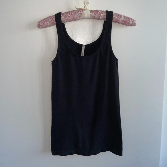 πHPπ Bundle of 5 Babaton Bowie Tanks - Picture 5 of 10